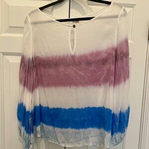 Long-sleeve summer blouse